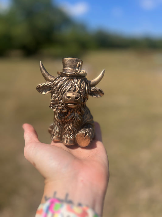 Antiqued Gold Highland Cow Shelf Sitter